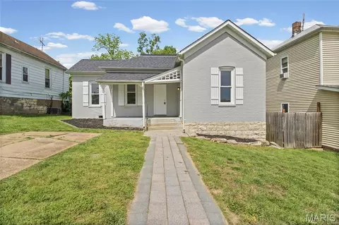 104 S 4th, De Soto, MO 63020