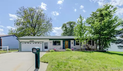 3213 Fleet Ln, Saint Charles, MO 63301