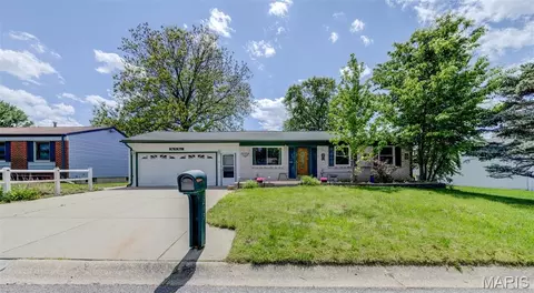 3213 Fleet Ln, Saint Charles, MO 63301
