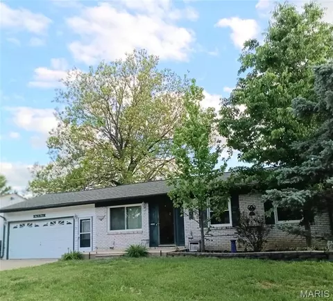 3213 Fleet Ln, Saint Charles, MO 63301