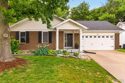 38 Barrington Dr, O'fallon, MO 63376