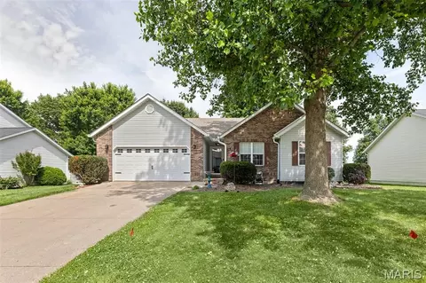 616 Sundance Trl, Troy, IL 62294