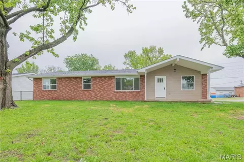 615 Texas Blvd, Bethalto, IL 62010