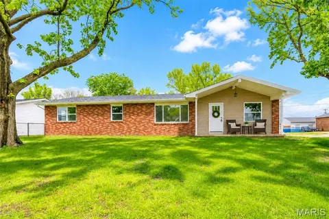 615 Texas Blvd, Bethalto, IL 62010