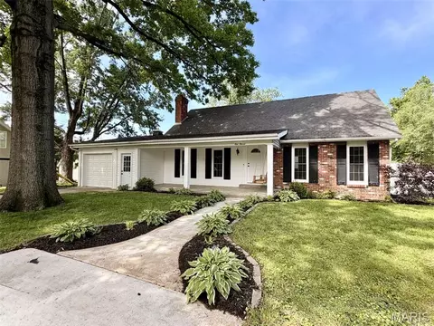111 Holman St, Washington, MO 63090