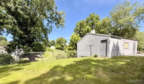 Exterior - 111 Holman St, Washington, MO 63090 photo 5 of 6