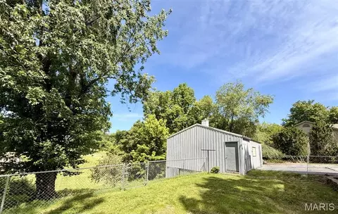 Exterior - 111 Holman St, Washington, MO 63090 photo 4 of 6