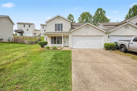 313 Columbia Dr, Wentzville, MO 63385