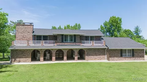 1873 Longview Ln, Rolla, MO 65401
