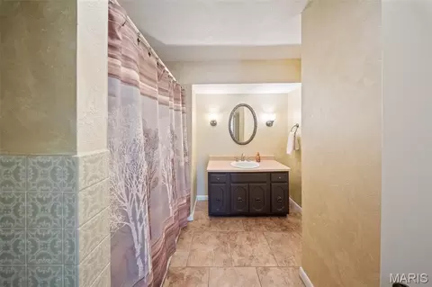 Bath - 1873 Longview Ln, Rolla, MO 65401 photo 5 of 6