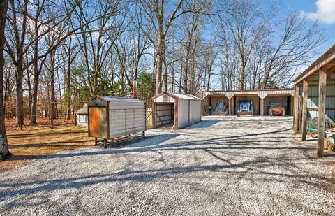 Exterior - 18521 Oak Tree Ln, Phillipsburg, MO 65722 photo 8 of 10