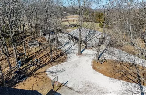 Exterior - 18521 Oak Tree Ln, Phillipsburg, MO 65722 photo 9 of 10