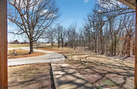 Exterior - 18521 Oak Tree Ln, Phillipsburg, MO 65722 photo 4 of 10