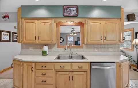 Kitchen - 18521 Oak Tree Ln, Phillipsburg, MO 65722 photo 2 of 3