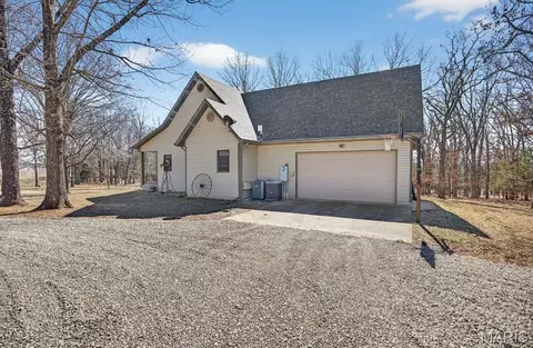Exterior - 18521 Oak Tree Ln, Phillipsburg, MO 65722 photo 7 of 10