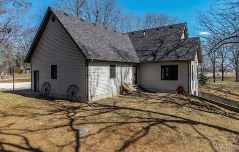 Exterior - 18521 Oak Tree Ln, Phillipsburg, MO 65722 photo 5 of 10