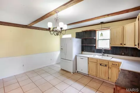 Kitchen - 7858 Elmont Rd, Sullivan, MO 63080 photo 3 of 5