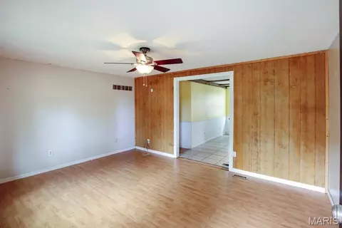 Living - 7858 Elmont Rd, Sullivan, MO 63080 photo 1 of 1