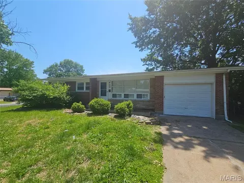 1500 Highmont Dr, Saint Louis, MO 63136