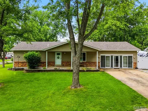 11 S Meadow Dr, O'fallon, MO 63366