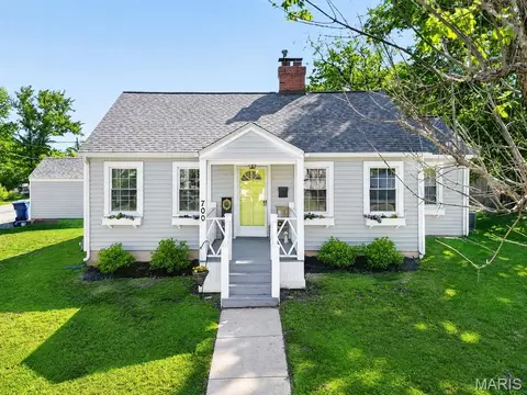 700 3rd St, Troy, MO 63379