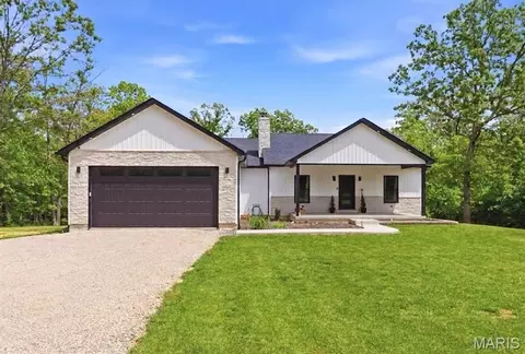 10425 Legacy Dr, Potosi, MO 63664