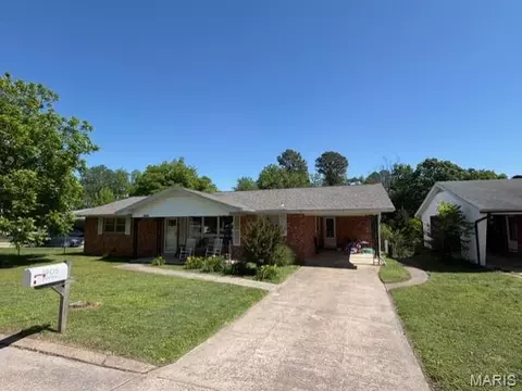 1905 Seifert Dr, Poplar Bluff, MO 63901