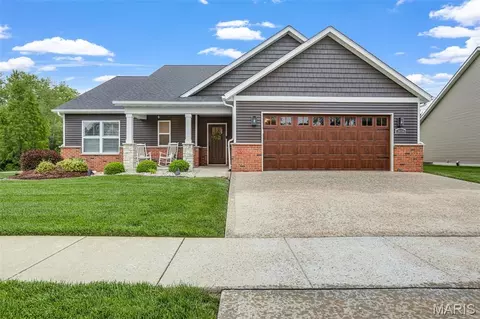 1858 Cloverdale Dr, Edwardsville, IL 62025