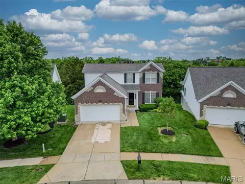 563 Boulder River Dr, O'fallon, MO 63368