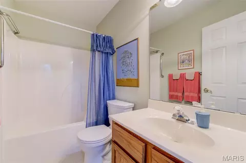 Bath - 563 Boulder River Dr, O'fallon, MO 63368 photo 4 of 5