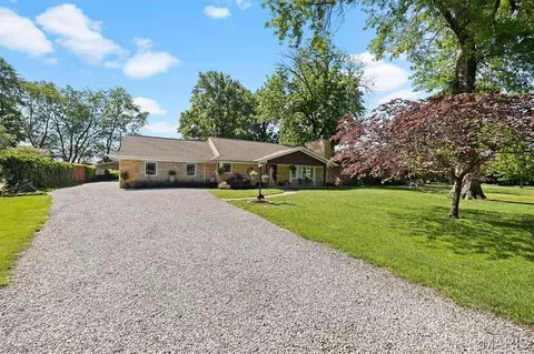 134 Orchard Dr, Belleville, IL 62221