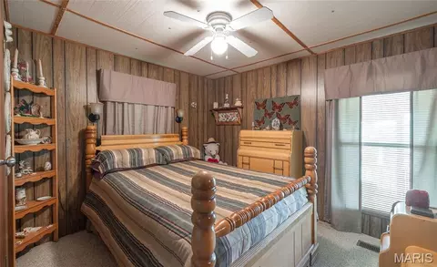 Bedroom - 474 Highway Zz, Jadwin, MO 65501 photo 1 of 3