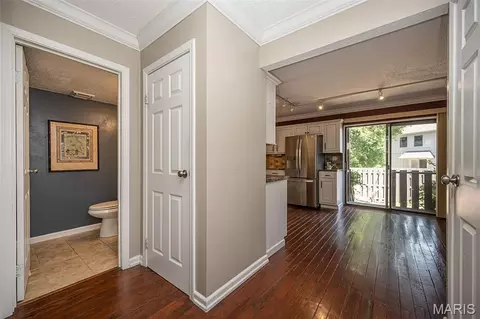 Entry Way - 2370 Hidden Meadow Ln, Ballwin, MO 63021 photo 1 of 2