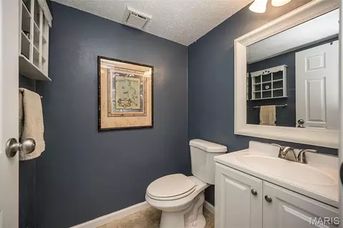 Bath - 2370 Hidden Meadow Ln, Ballwin, MO 63021 photo 1 of 3