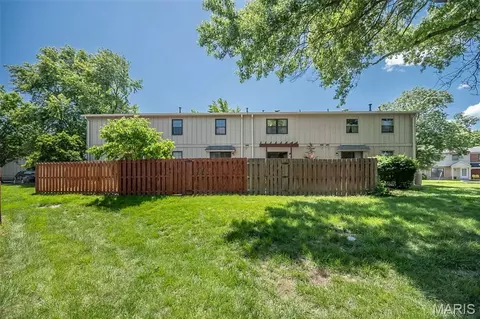 Exterior - 2370 Hidden Meadow Ln, Ballwin, MO 63021 photo 6 of 8