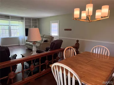 Dining - 6 Riverpoint Rd, Hannibal, MO 63401 photo 4 of 4