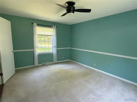 Bedroom - 6 Riverpoint Rd, Hannibal, MO 63401 photo 4 of 5