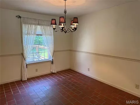 Dining - 6 Riverpoint Rd, Hannibal, MO 63401 photo 1 of 4