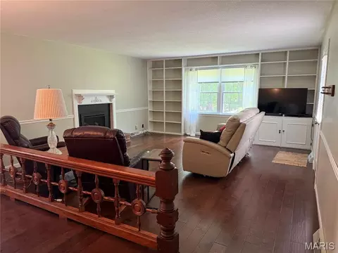 Living - 6 Riverpoint Rd, Hannibal, MO 63401 photo 6 of 7
