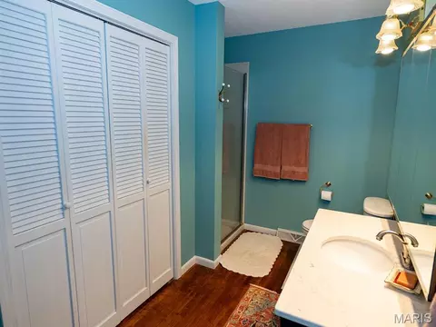 Bath - 6 Riverpoint Rd, Hannibal, MO 63401 photo 2 of 2