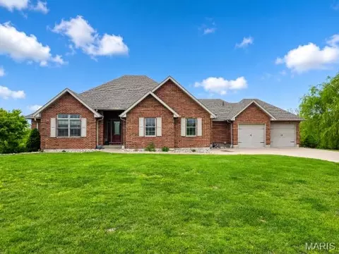 2 Thornaby Rd, Hannibal, MO 63401
