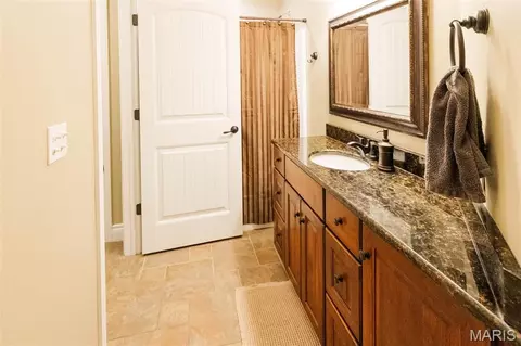 Bath - 2 Thornaby Rd, Hannibal, MO 63401 photo 5 of 5