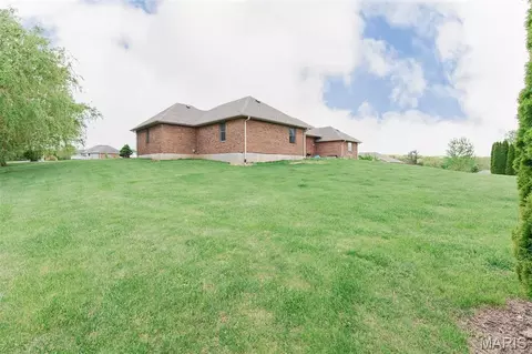 Exterior - 2 Thornaby Rd, Hannibal, MO 63401 photo 5 of 6