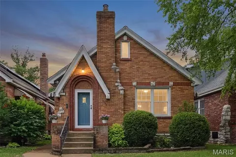 5746 Pernod Ave, Saint Louis, MO 63139