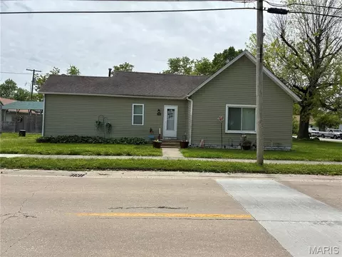 592 Brown Ave, Livingston, IL 62058