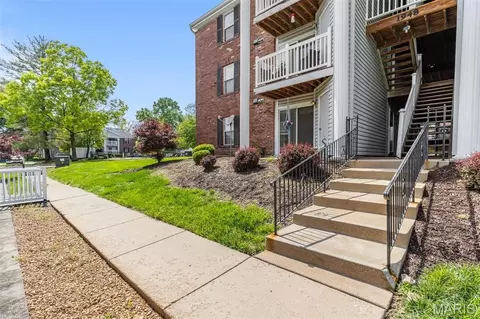 1948 Marine Terrace Dr #B, Saint Louis, MO 63146