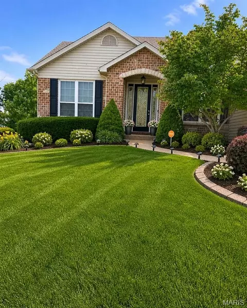 Exterior - 2004 Homefield Ridge Dr, O'fallon, MO 63366 photo 2 of 5