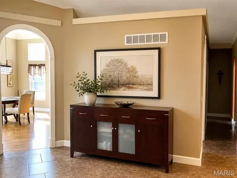 Entry Way - 2004 Homefield Ridge Dr, O'fallon, MO 63366 photo 2 of 5