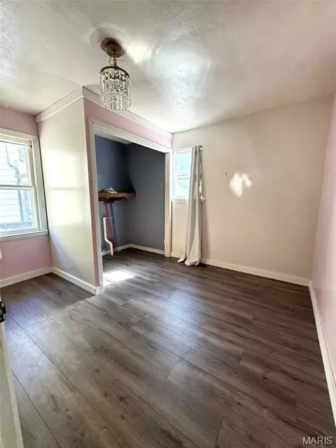 Bedroom - 814 Walnut St, Hannibal, MO 63401 photo 2 of 2