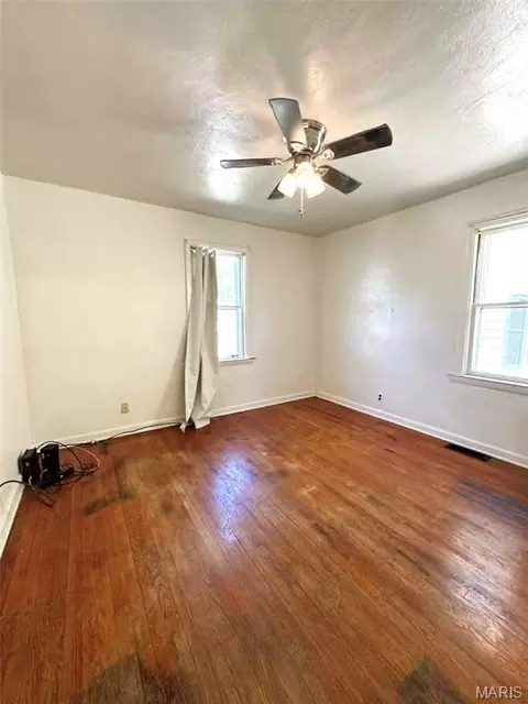 Bedroom - 814 Walnut St, Hannibal, MO 63401 photo 1 of 2